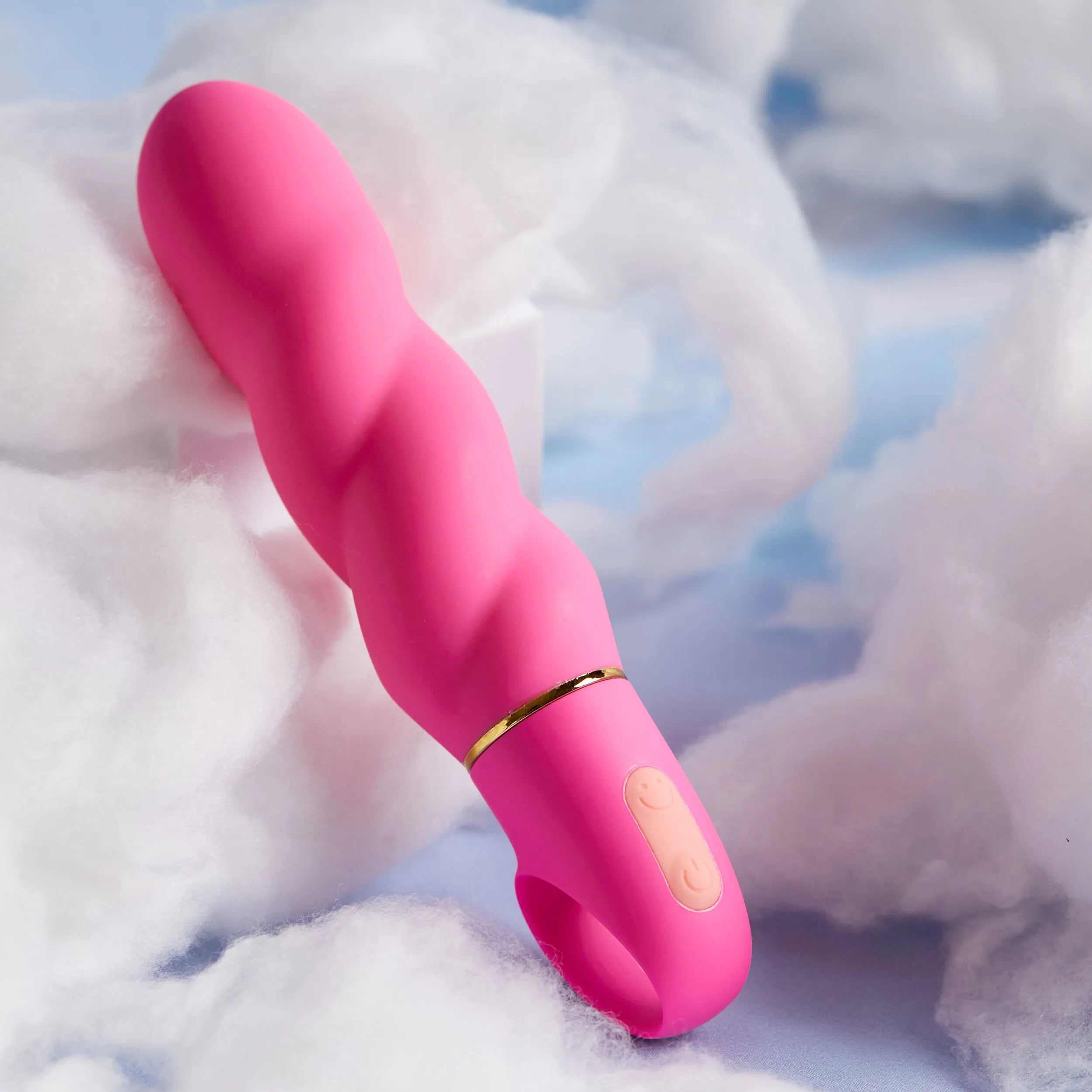 Aria By Blush® | Increíble: Vibrador de silicona fucsia con cuerpo ondulado y potente tecnología RumboTech™